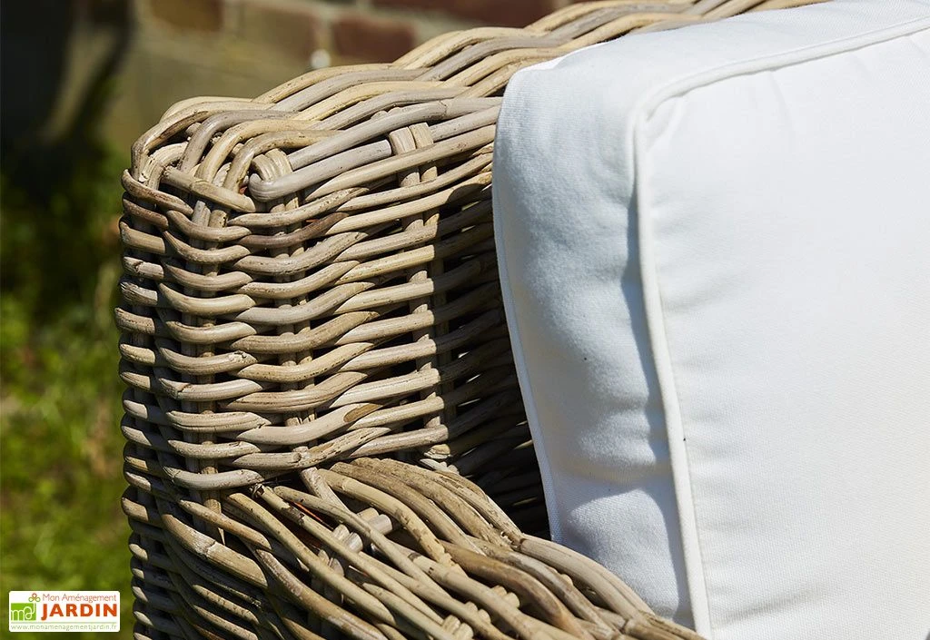 Salon De Jardin En Kubu 4/5 Places – 2 Tables, 1 Canapé Et 2 Fauteuils 3 Salon De Jardin En Kubu 4/5 Places – 2 Tables, 1 Canapé Et 2 Fauteuils – Image 3